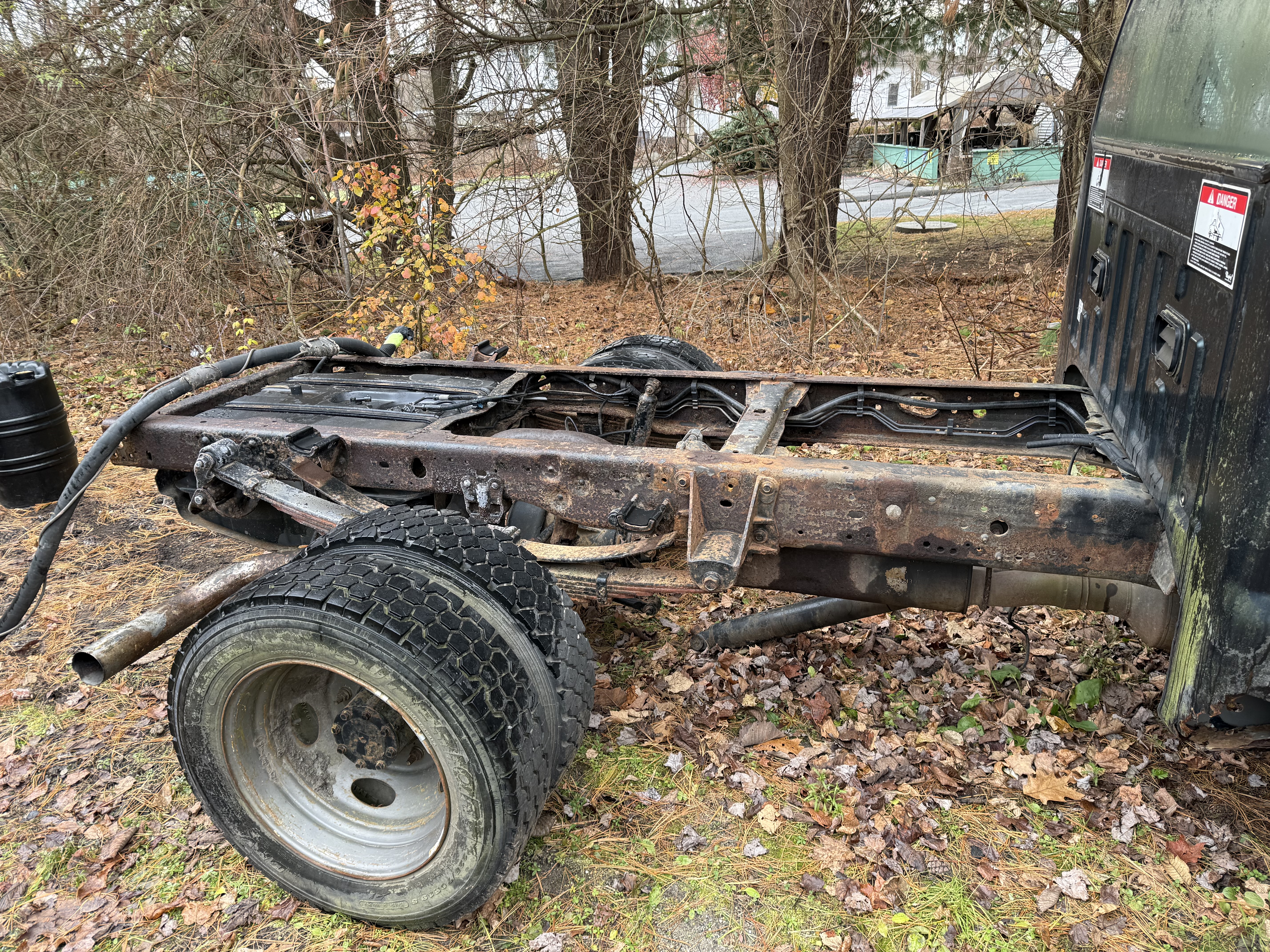 2004 F-550 rear frame before blasting